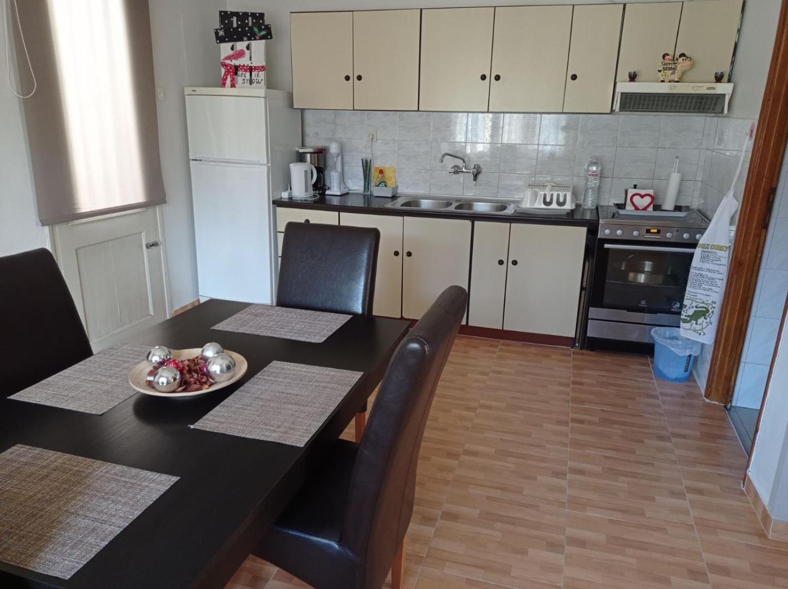 דירות וולוס Comfortable & Cozy House מראה חיצוני תמונה